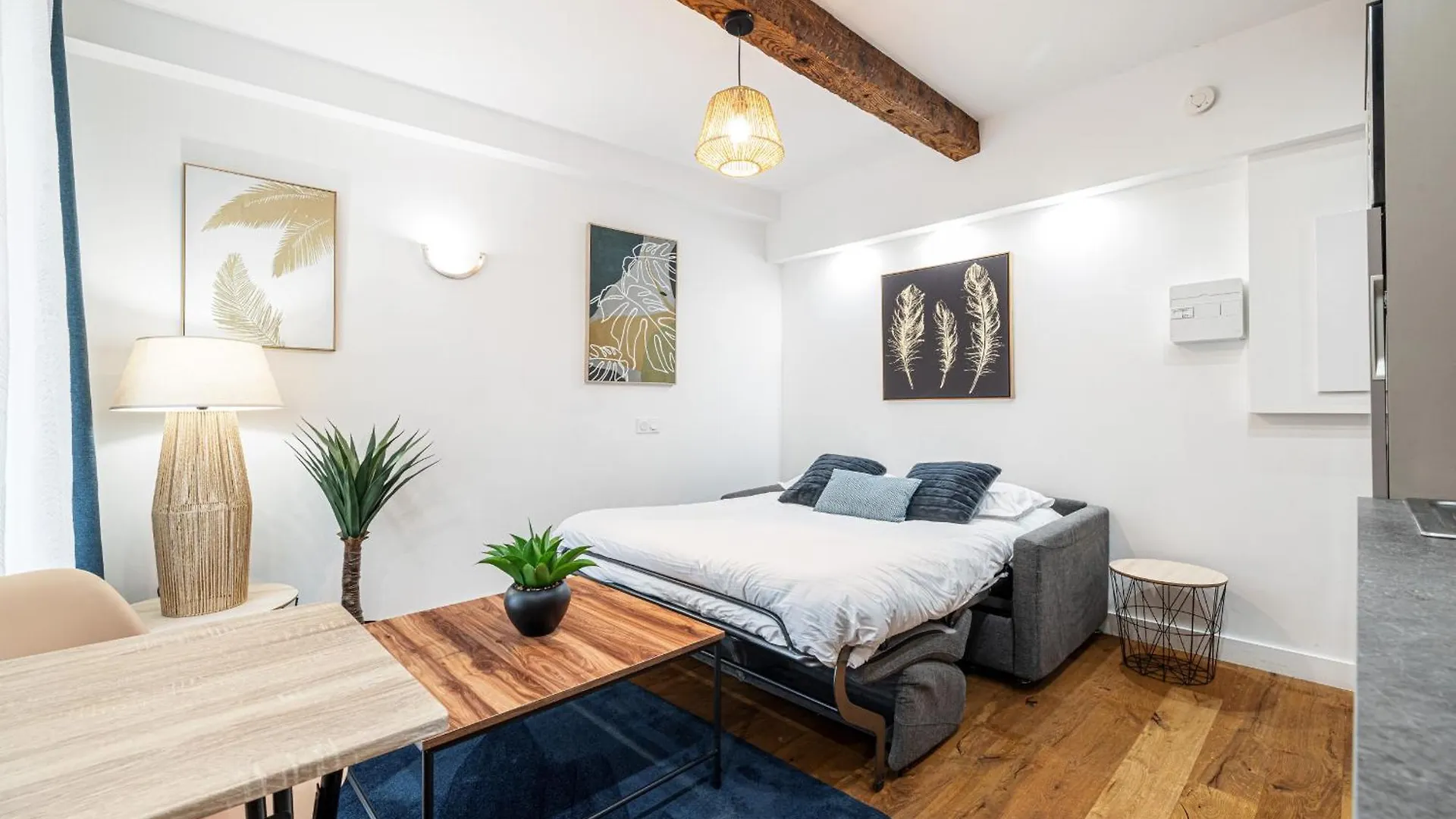 Pretty & Quiet Studio In Port Area Νίκαια